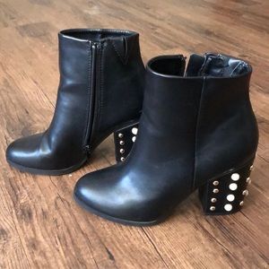 Express black heel-studded boots